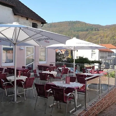 Ferienwohnung Cafe Escher Annweiler am Trifels